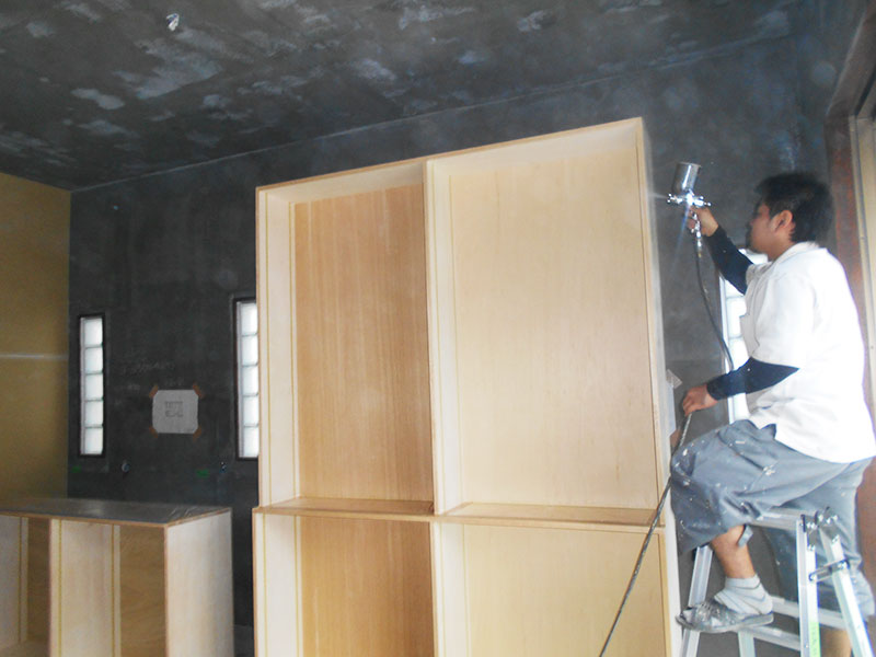 那覇店舗棚クリア塗装