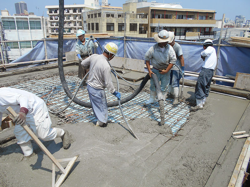 三原狭小建売コンクリ打設