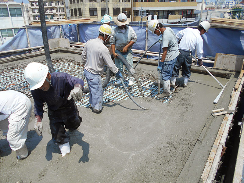 三原狭小建売コンクリ打設